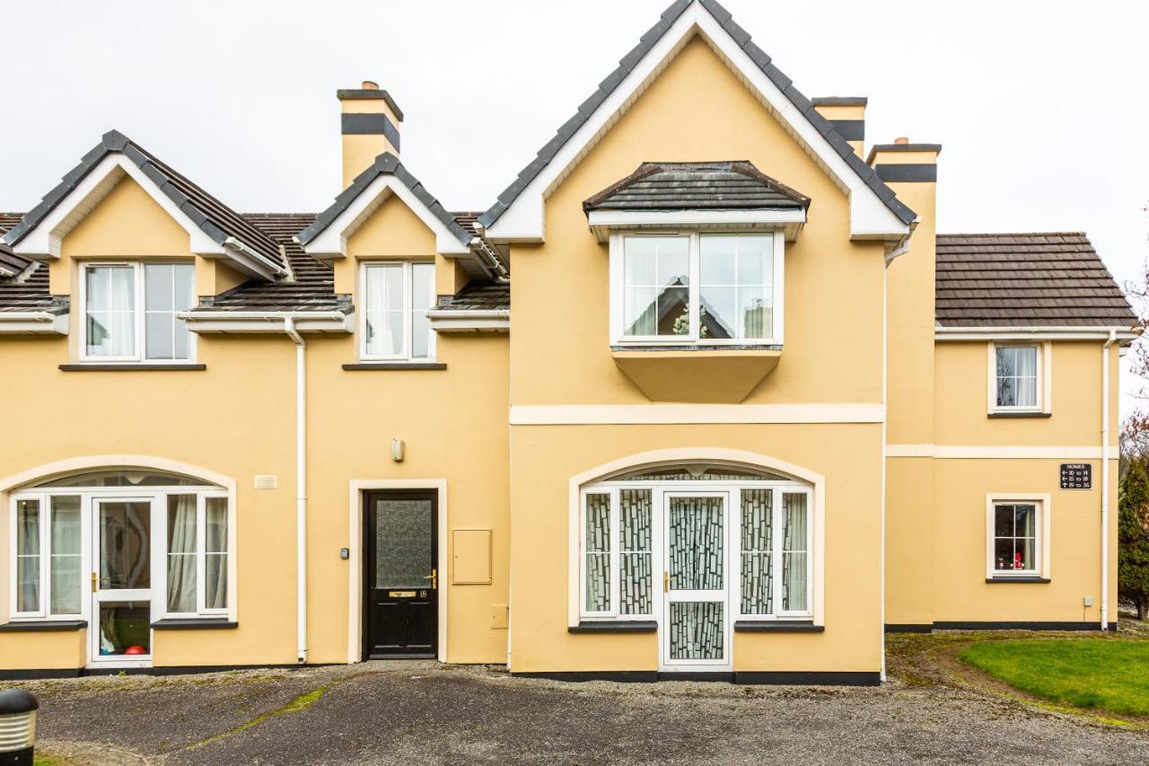 Kerry Holiday Homes At The Killarney Holiday Village Exteriör bild