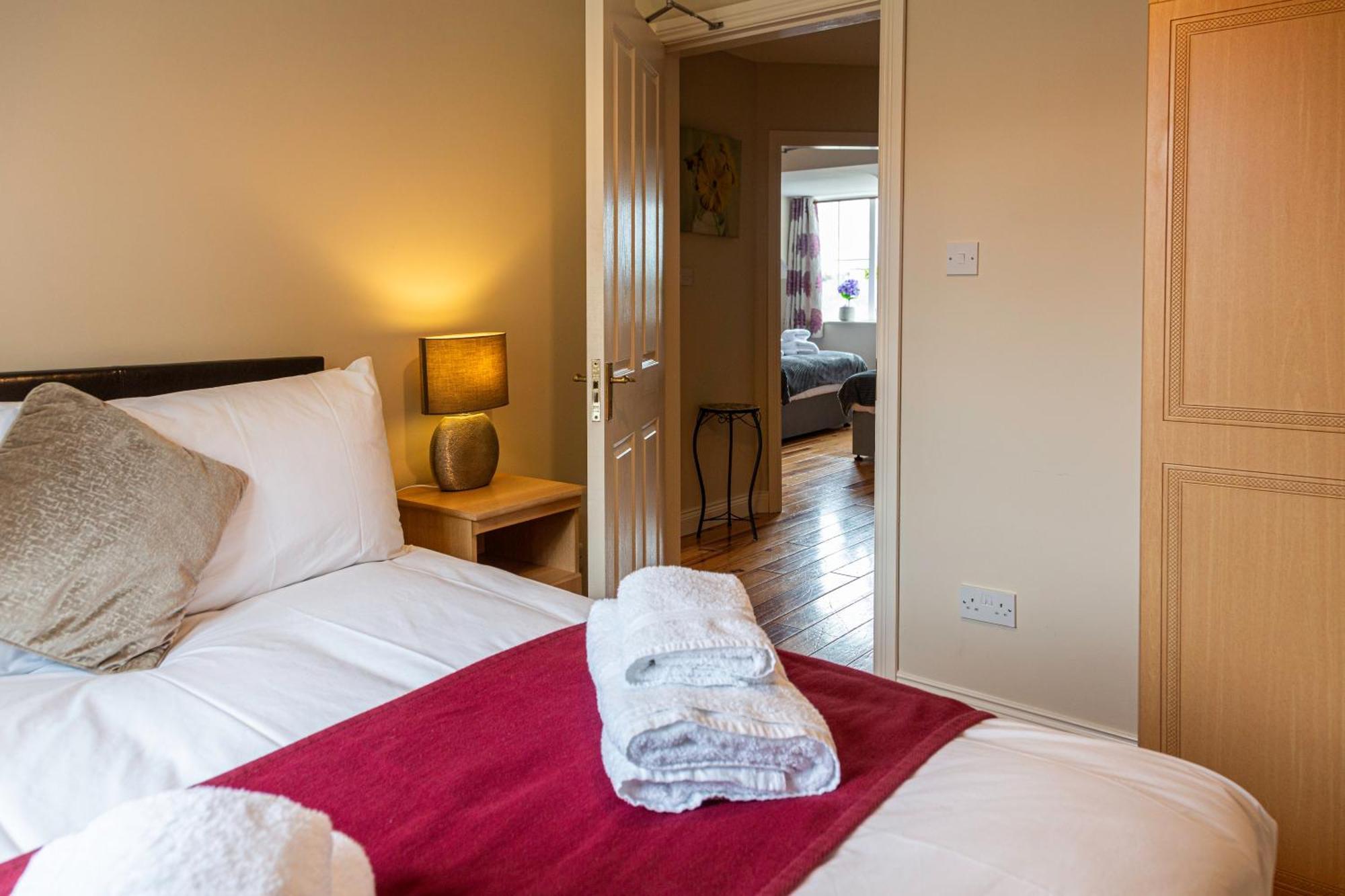 Kerry Holiday Homes At The Killarney Holiday Village Exteriör bild