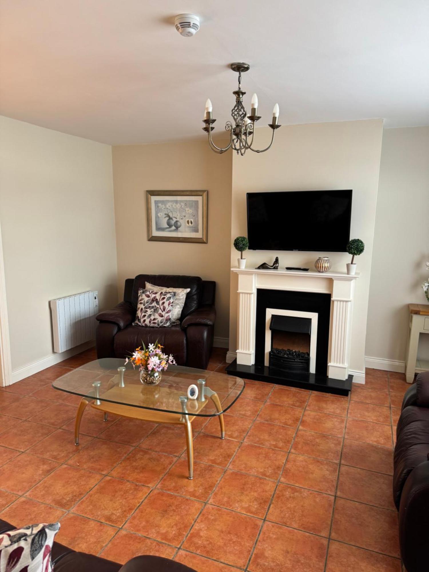 Kerry Holiday Homes At The Killarney Holiday Village Exteriör bild